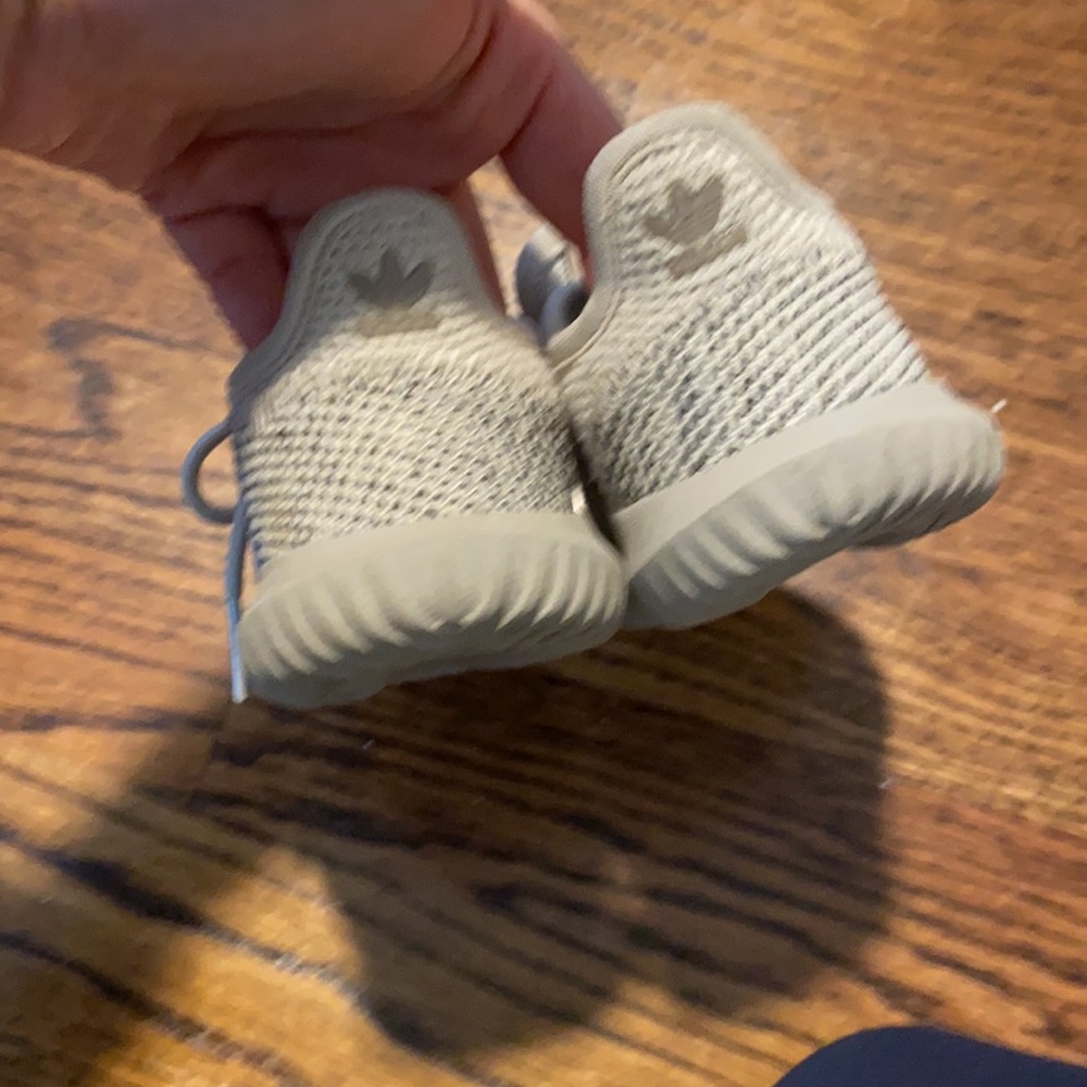 Adidas - Picture 3 of 4